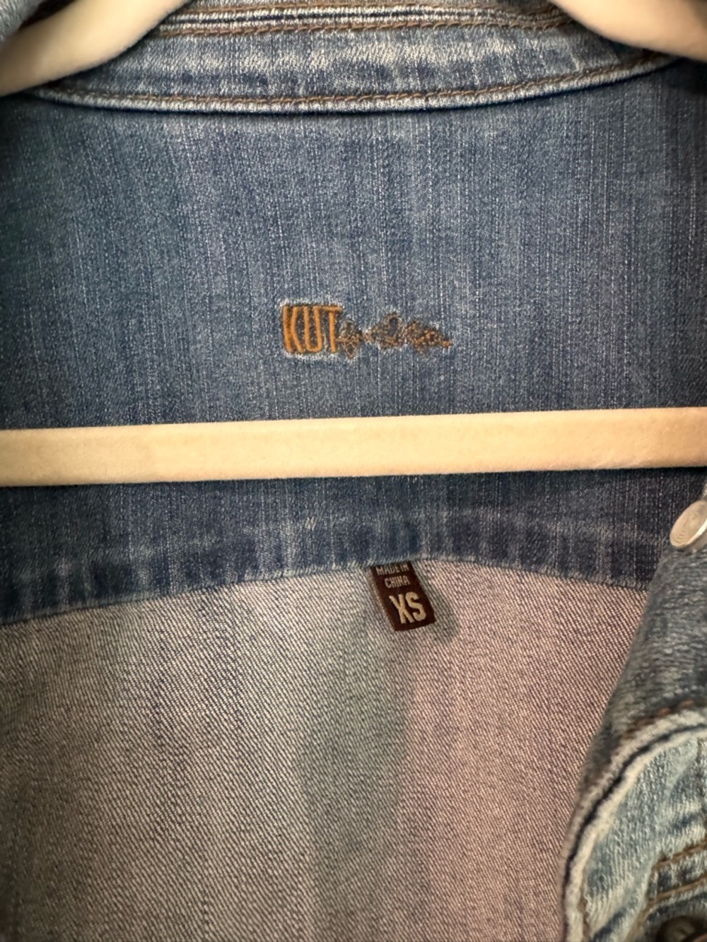 Kut from the Kloth Helena denim jacket - Picture 4 of 6